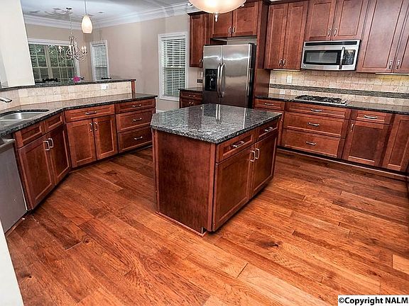 5th image of 271 Heritage Mill Dr