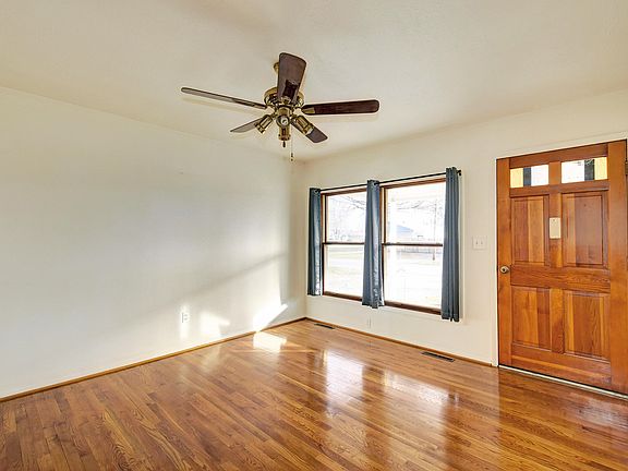 4th image of 7602 Labrador Dr