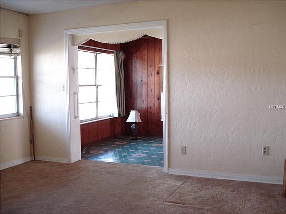 4th image of 2730 W Violet St