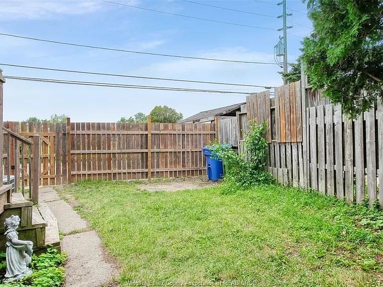1453 Marentette Ave #UPPER — Photo 25