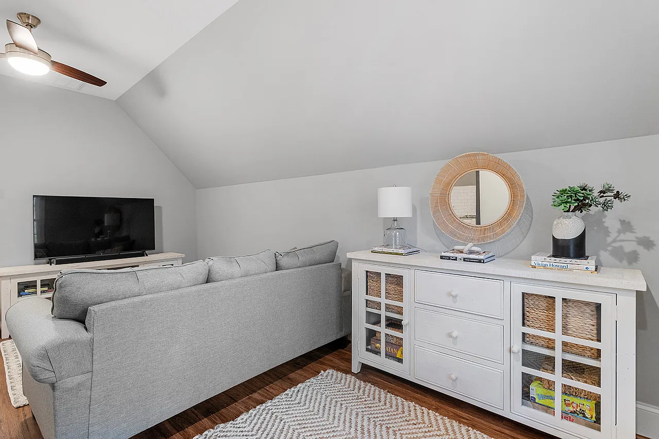 1 bed, 1200 sqft, $3,000 — Photo 4