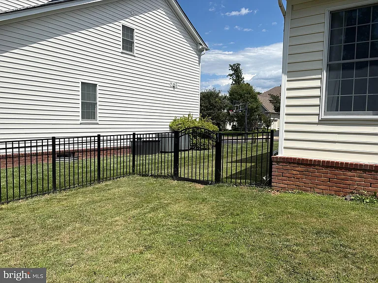 5920 Interlachen Ct — Photo 37