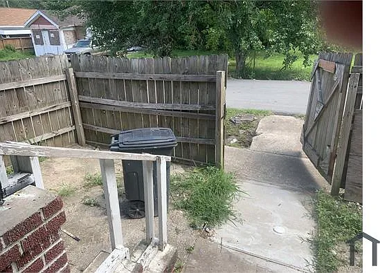 3 bed, 785 sqft, $1,800 — Photo 2