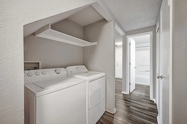 Summit Riverside Apartments — Photo 25