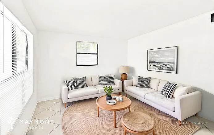 3 bed, 1.0 bath, 864 sqft, $1,195 — Photo 3