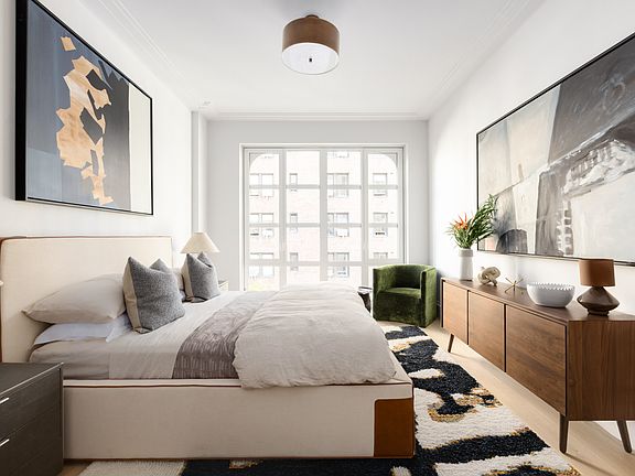 5th image of 250 E 21st St #7F
