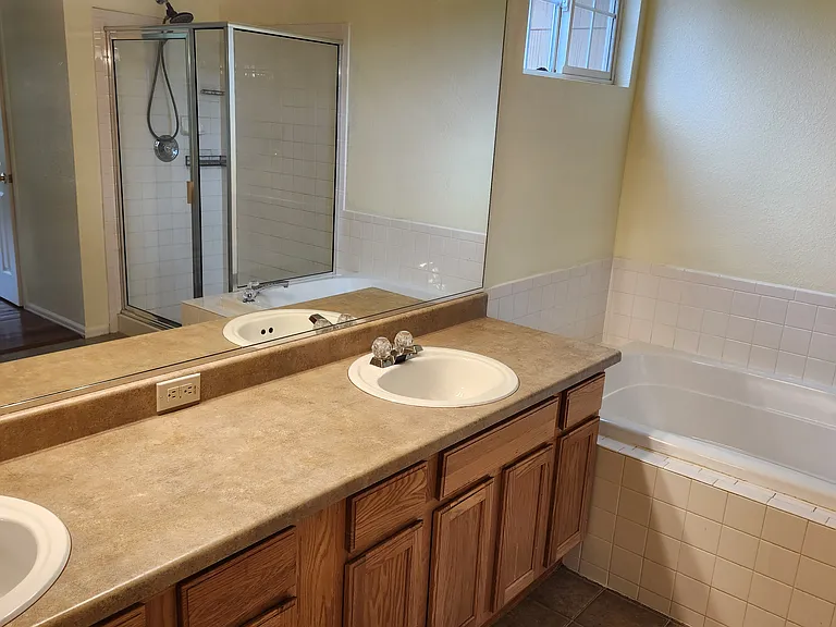 2265 Dogwood Cir — Photo 6