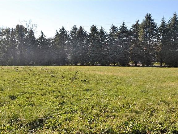 3rd image of 766 Meadow Ln