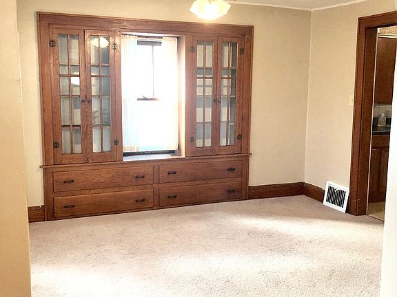 5th image of 1394 Burkhardt Ave #Down