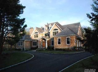 39 School Ln, Huntington, NY 11743