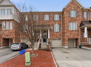 647 Courtney Valley Rd, Mississauga, ON L5V0C4