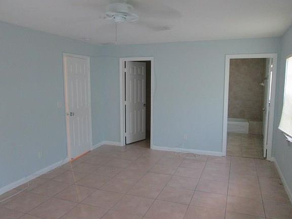 3rd image of 285 NE 35th St