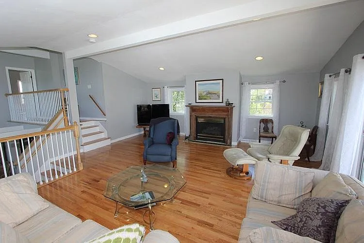 36 Wood Ave — Photo 12