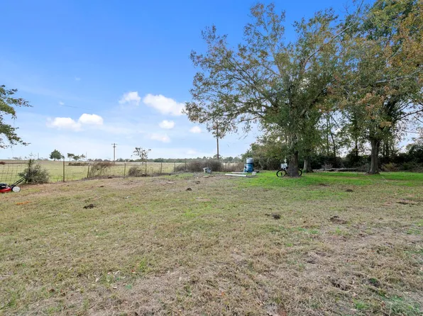 23077 Flukinger Rd, Waller, TX 77484