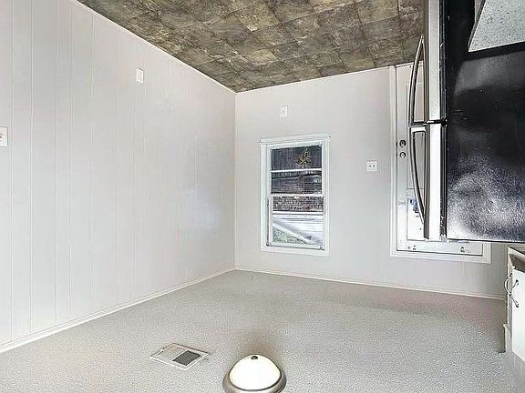 5th image of 121 Westbridge Rd