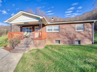 31 Churchview Ct, Canton, NC 28716