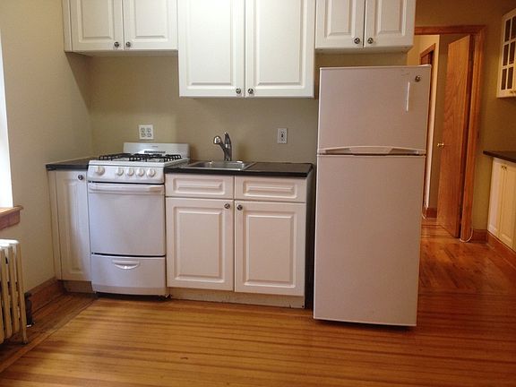 4th image of 235 E 50th St APT 52
