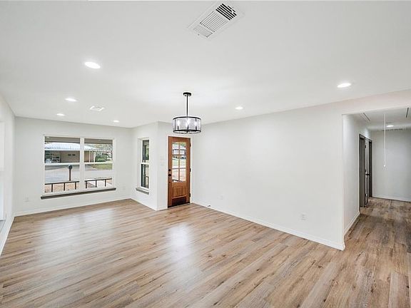 5th image of 1301 W 3 A St