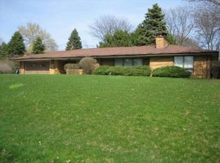 2370 Mayfair Dr, Brookfield, WI 53005