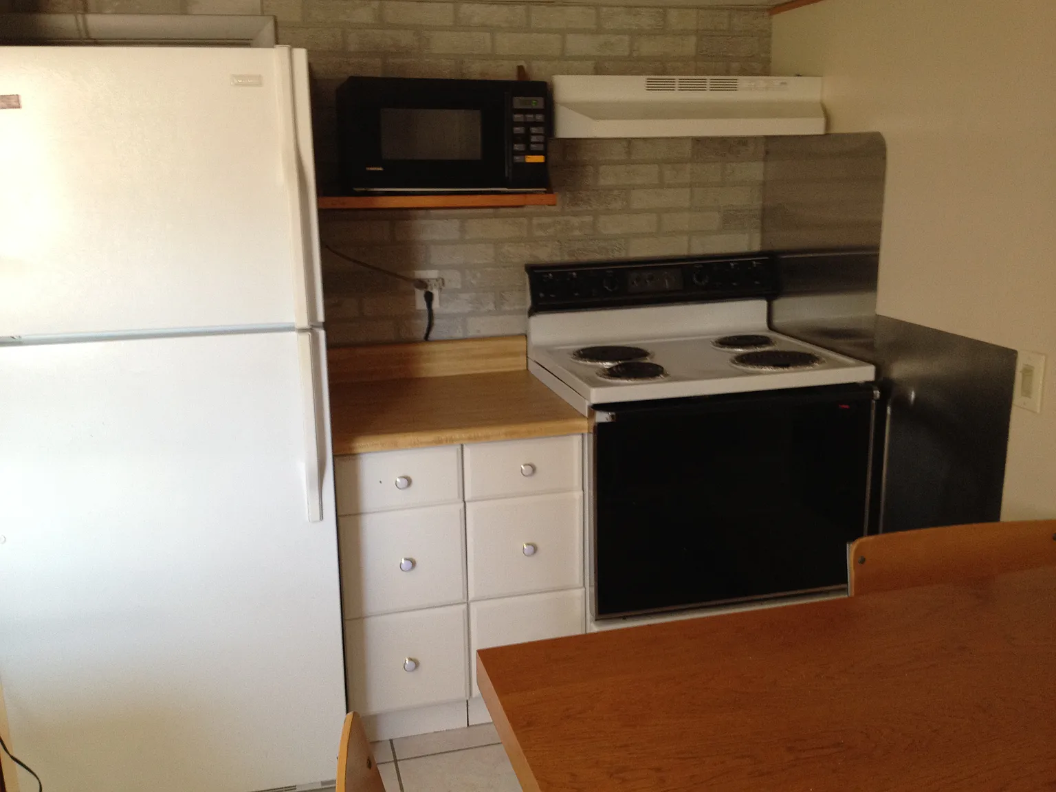 2 bed, 900 sqft, $1,400 — Photo 3