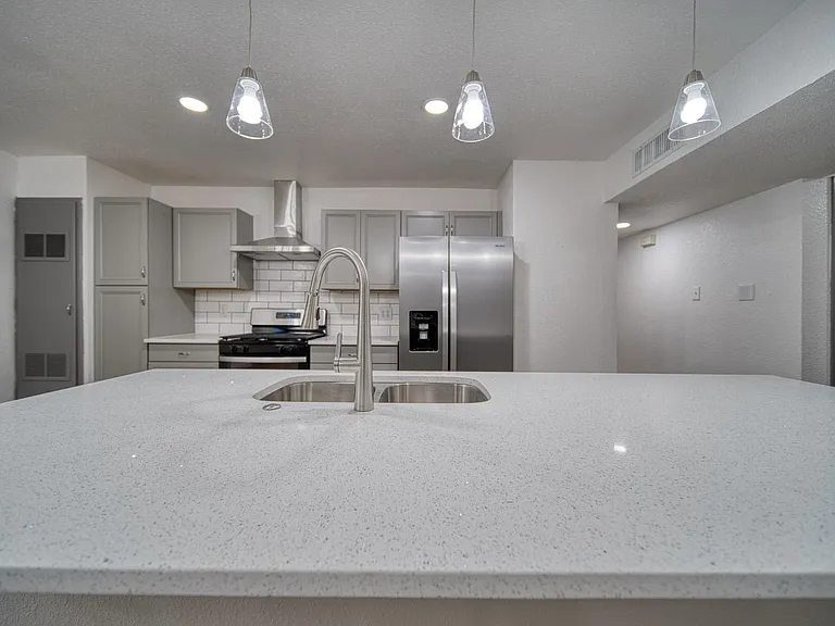 11144 Pink Coral Dr — Photo 4