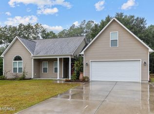 107 Wild Oak Dr, Bogue, NC 28570