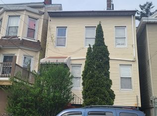 23 Hopper St, Prospect Park, NJ 07508