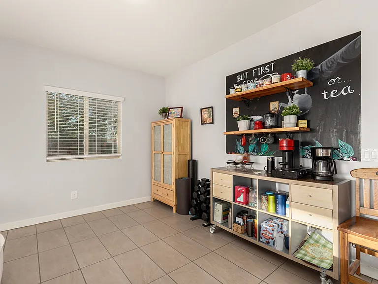 915 E Ruby Ct — Photo 16