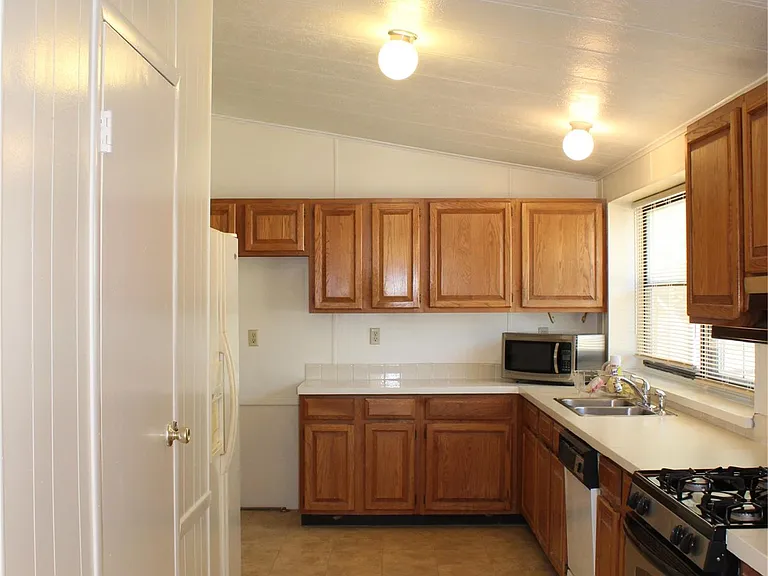 14111 S Green Hills Loop #B — Photo 4