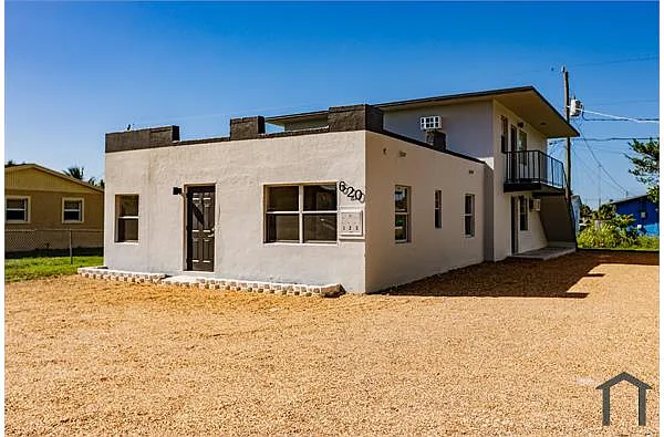 Building Photo - 612 SW 6th St #1