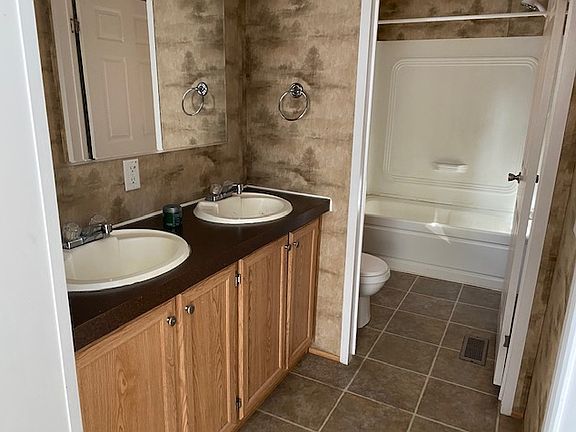 5th image of 1003 Cloister Ct