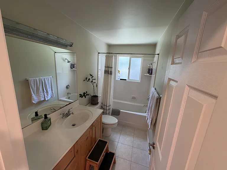 2480 Eastbourne Dr — Photo 20