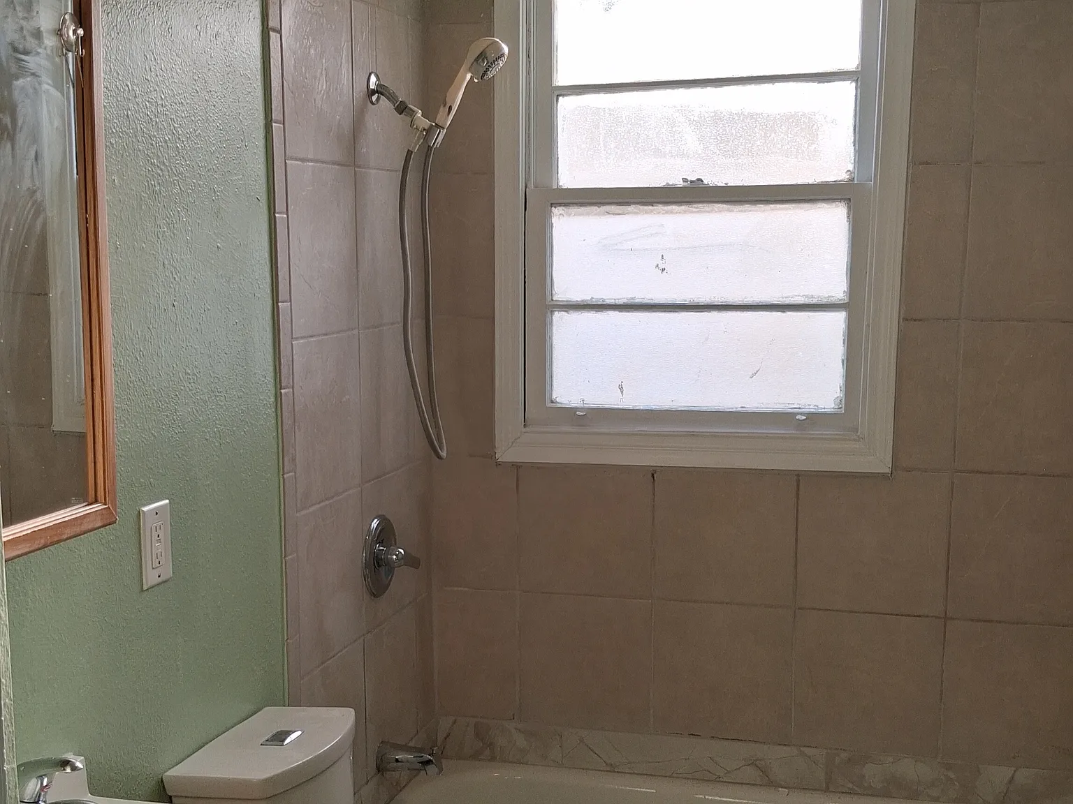 1 bed, $1,000 — Photo 1