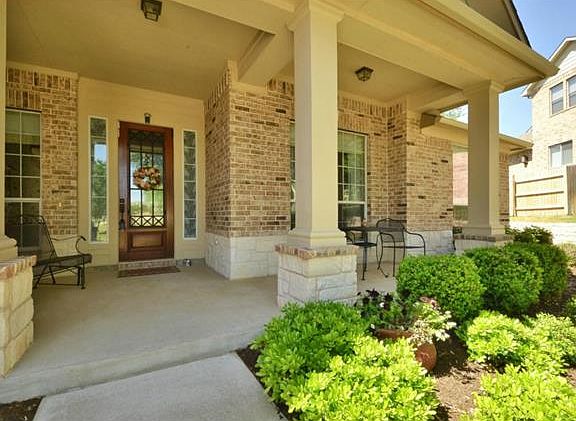 3rd image of 170 Oxford Ct