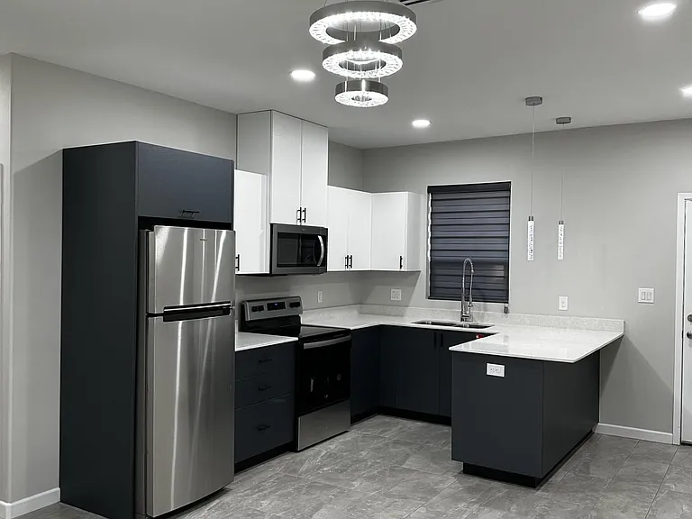 1002 Sugar Garden Dr — Photo 4