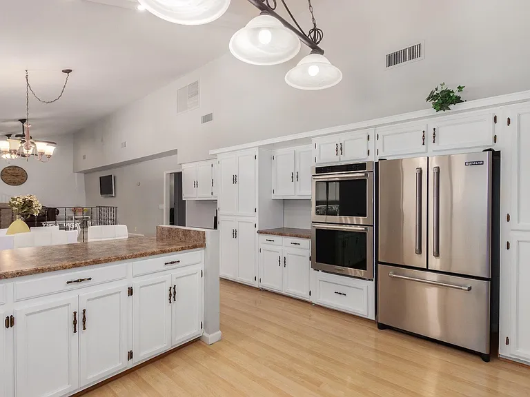 1701 N Barkley — Photo 35
