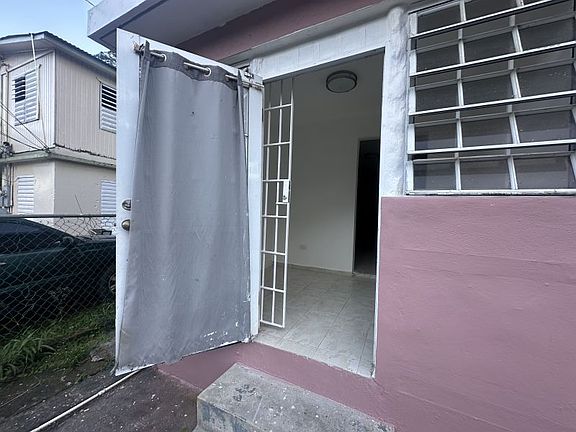 2nd image of 60 Calle 8 #B