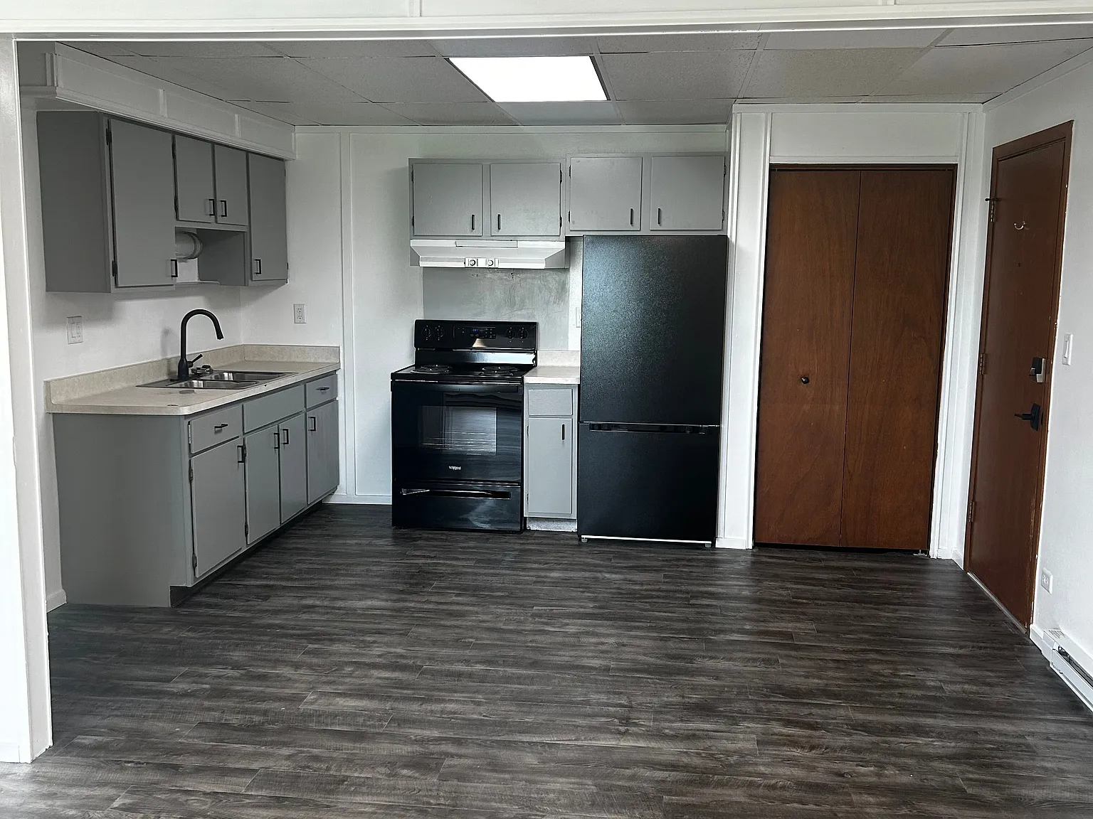 407 W Divide Ave — Photo 2