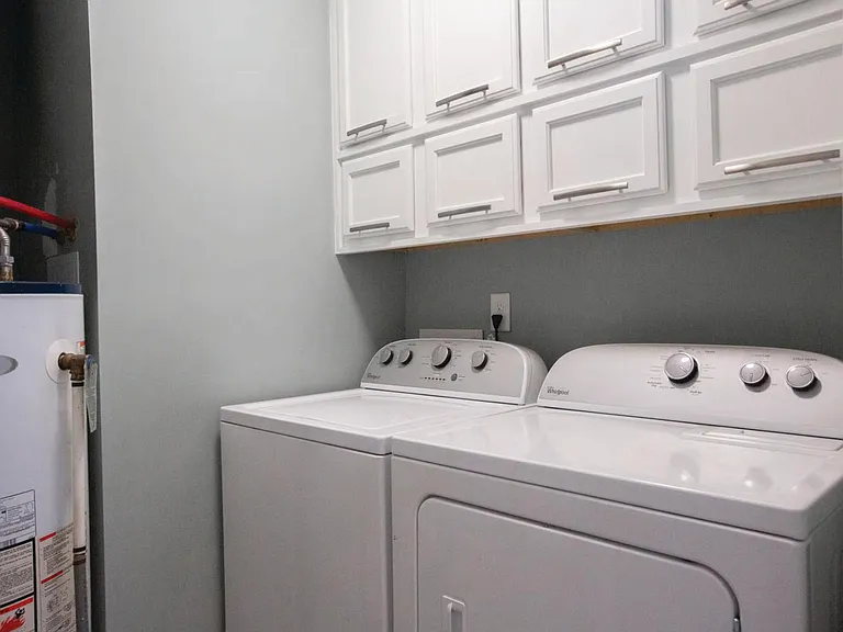 125 W Victoria Ct #D — Photo 29