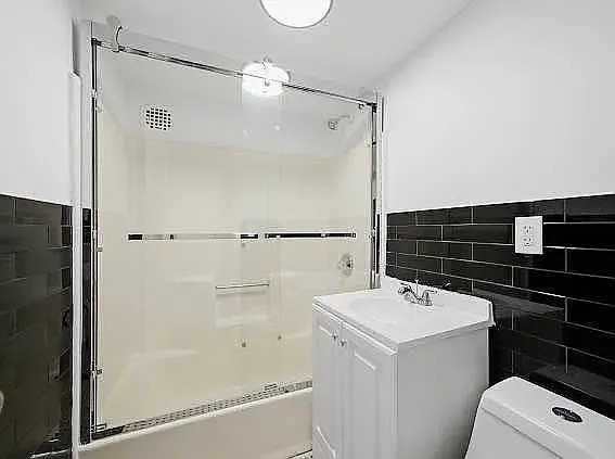 300 E 96th St #2E — Photo 25