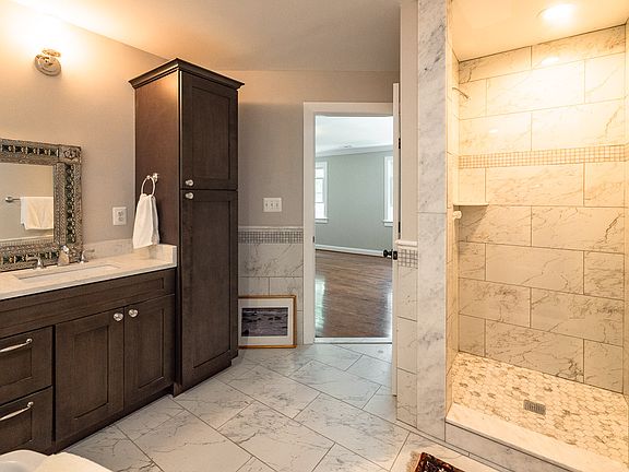Master bath w/sep shower