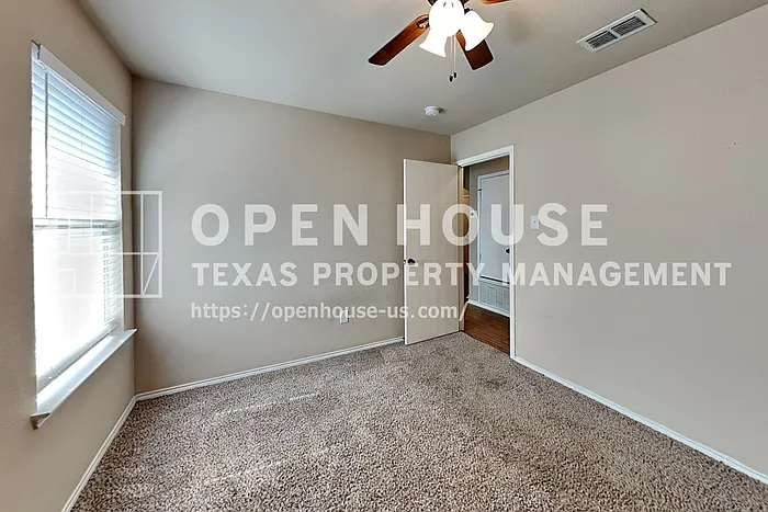 5561 Spring Ridge Dr — Photo 18
