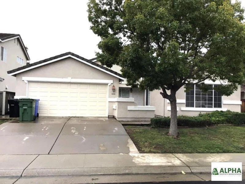 3 bed, 2144 sqft, $2,700 — Photo 1