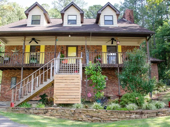 8551 Emerald Lake Dr E, Pinson, AL 35126