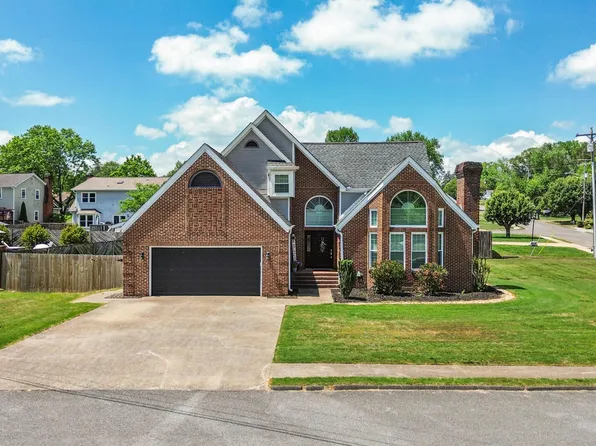215 Hunters Run Cir NW, Cleveland, TN 37312