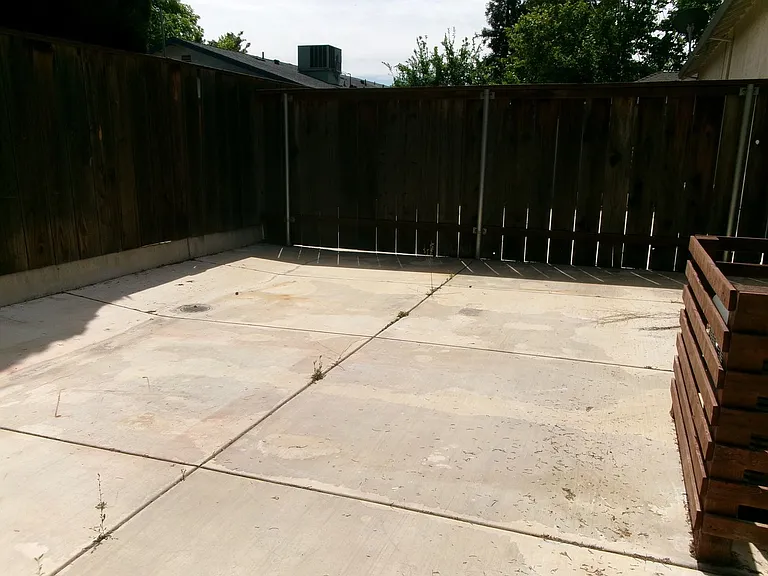 1201 E G St — Photo 28