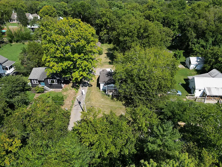 320 Oak St — Photo 34