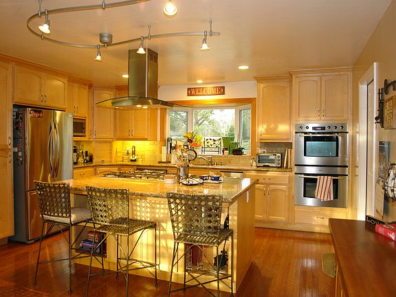 4th image of 1300 Maverick Ct