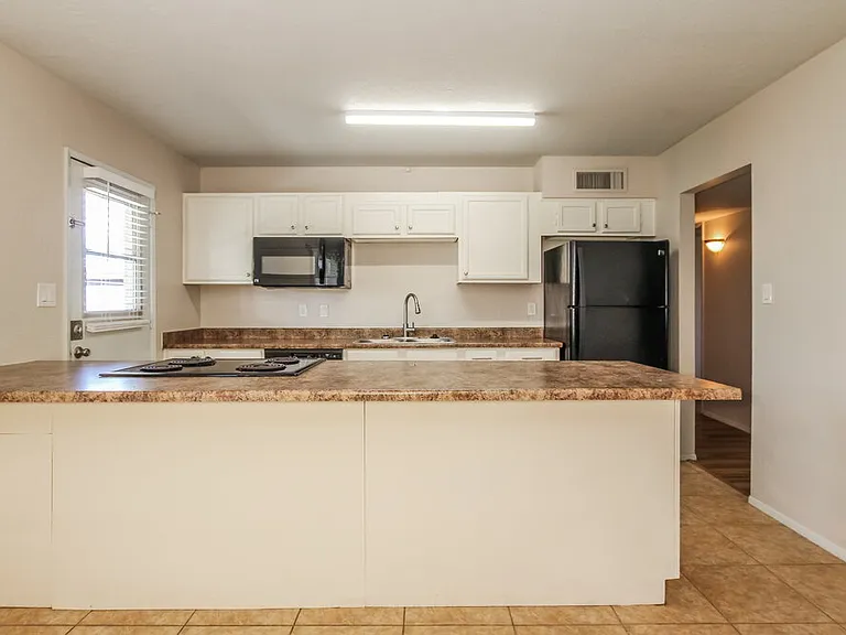 8037 E Oak St — Photo 8
