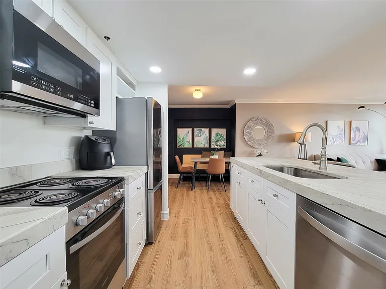 3525 Sage Rd #908 — Photo 8
